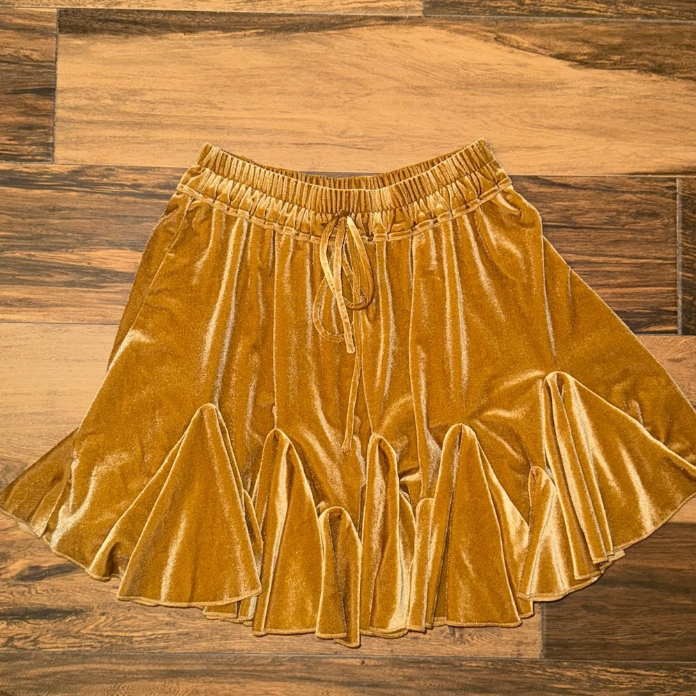 Aakaa Velvet A-Line Skirt in Rich Gold